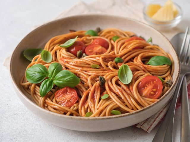 Готовим по-итальянски: паста карбонара — вкусные рецепты с беконом и сливками