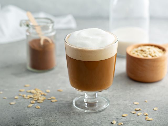 Хотите узнать как приготовить кофе латте в домашних условиях?