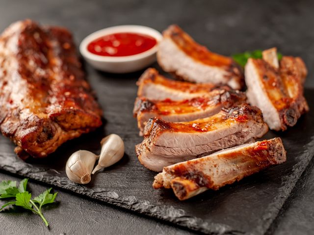 Лучшие рецепты приготовления свиных ребер - выбирайте и готовьте вкусно!
