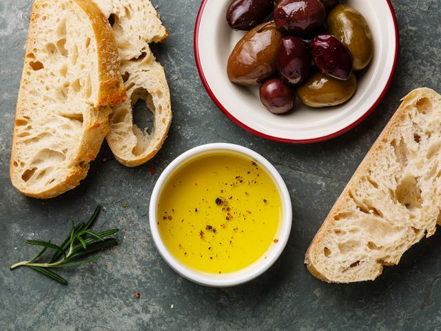 Как выбрать хорошее оливковое масло и проверить его качество