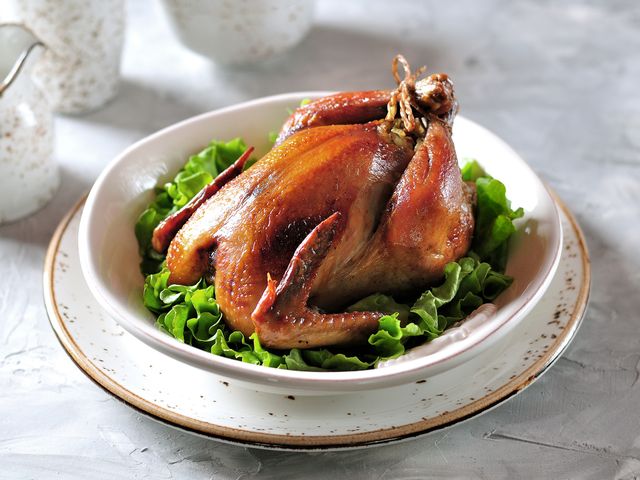 Как правильно приготовить домашнюю курицу в духовке: лучшие рецепты и советы