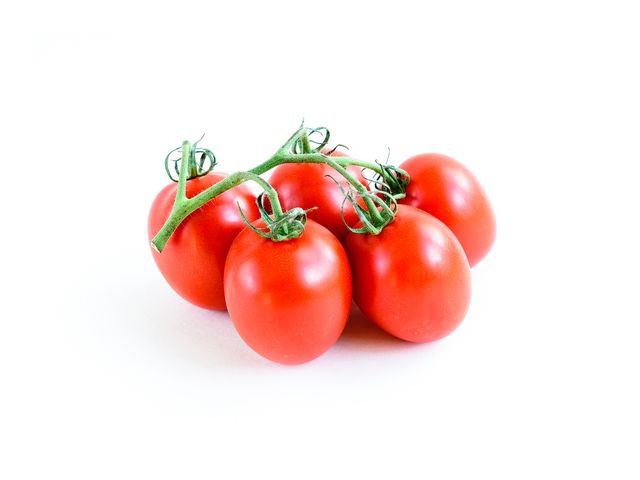 Сливовидные помидоры: описание, особенности, рецепты и полезные свойства