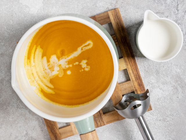 Тыквенный суп-пюре со сливками: вкусный осенний рецепт