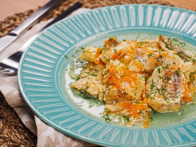 Минтай в мультиварке вкусно. Сливочный картофель с курицей. Рыба с морковью и шпинатом. Рыба с морковью и луком в пароварке.