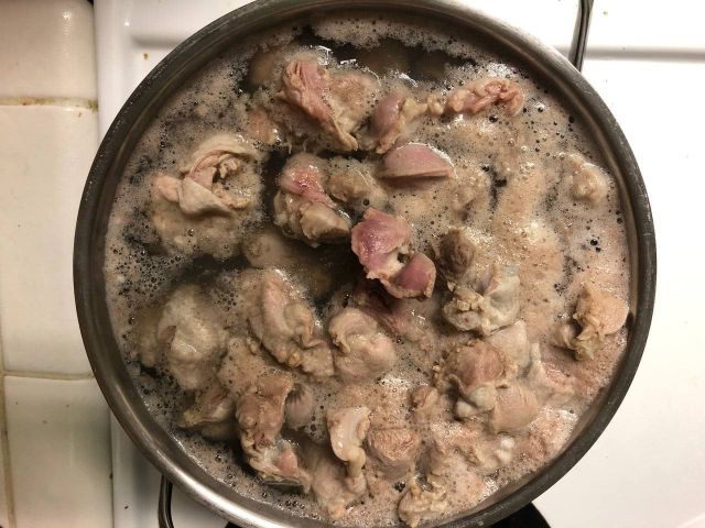 Куриные желудки на сковороде быстро