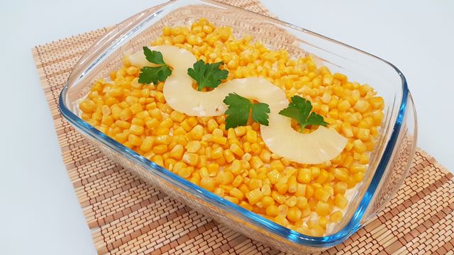 Салат из курицы с ананасом и кукурузой - пошаговый рецепт с фото на Готовим дома