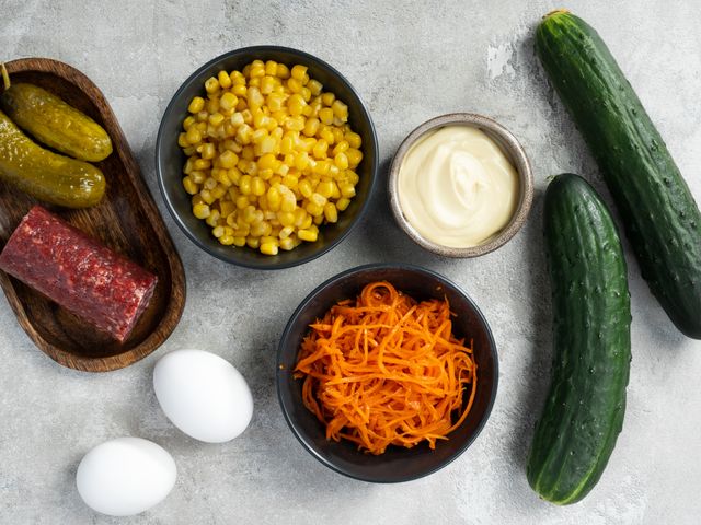 салат с корейской морковью помидорами и огурцами и пекинской капустой | Дзен