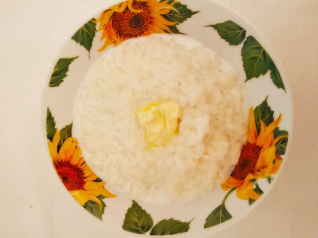 Молочная рисовая каша с ванилью
