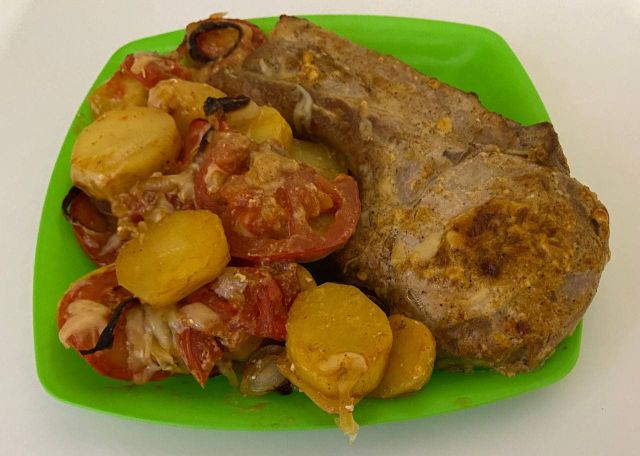Свиная корейка с картофелем в духовке - пошаговый рецепт с фото на rov-hyundai.ru