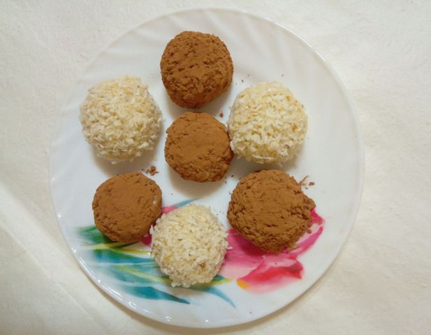 Конфеты из кокосовой стружки со сгущенным молоком и какао, рецепт с фото и видео — natali-fashion.ru