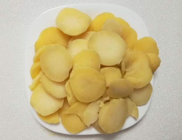 Картофельная запеканка с консервированной рыбой и творожным сыром