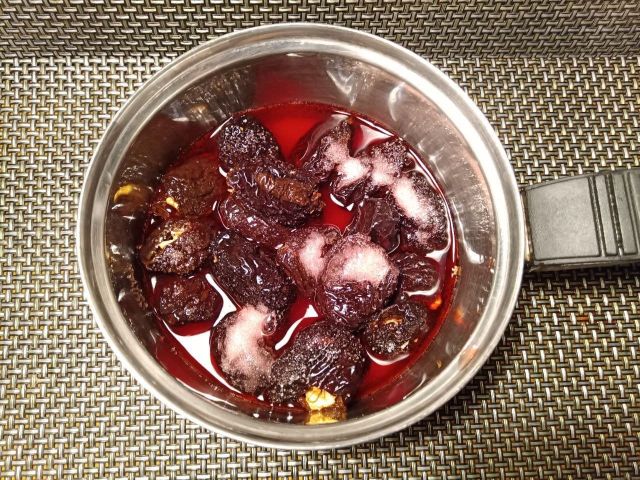 Чернослив с орехами в вине рецепт с фото пошагово