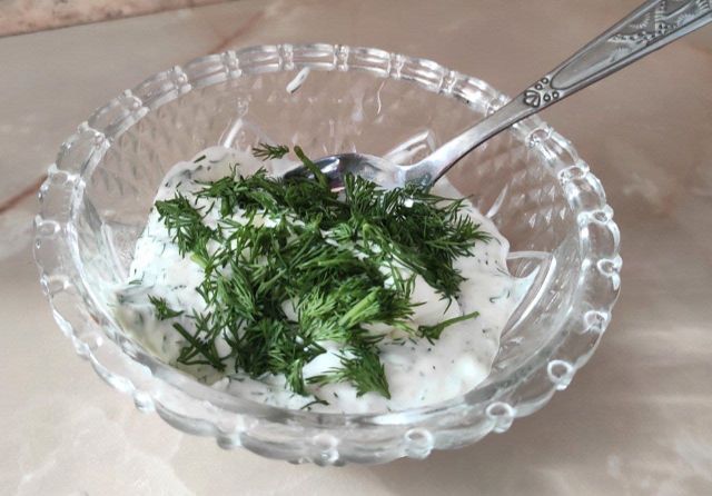 Нежный сметанный соус с чесноком – пошаговый рецепт приготовления с фото