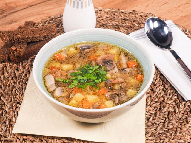Грибной суп из шампиньонов и картофеля — рецепт с фото пошагово