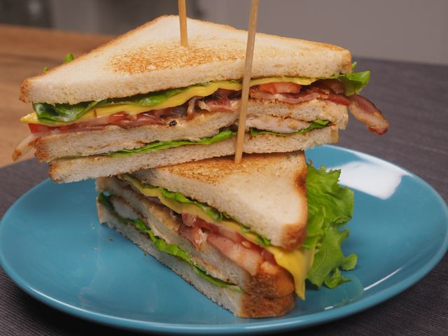 Клаб-сэндвич с курицей – пошаговый рецепт приготовления с фото