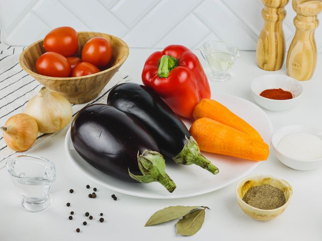 Яичница с баклажанами, кабачками и помидорами - пошаговый рецепт с фото на Готовим дома