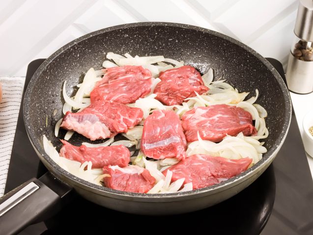 Рецепт стейка из говядины на сковороде