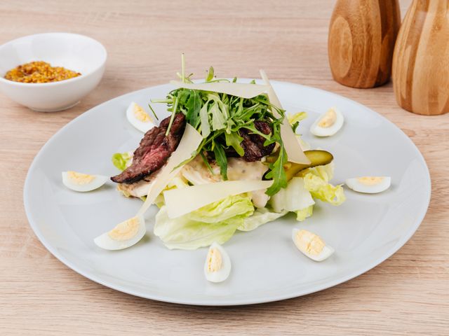 Салат с говядиной и солеными огурцами – пошаговый рецепт приготовления с фото