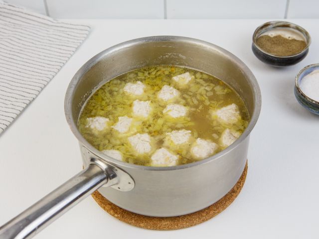 Картофель в гречневом супе с фрикадельками: идеальное дополнение