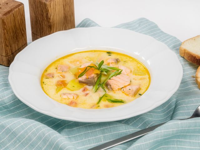 Рыбно-сливочный суп с сёмгой