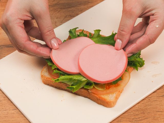 Бутерброд с колбасой - калорийность