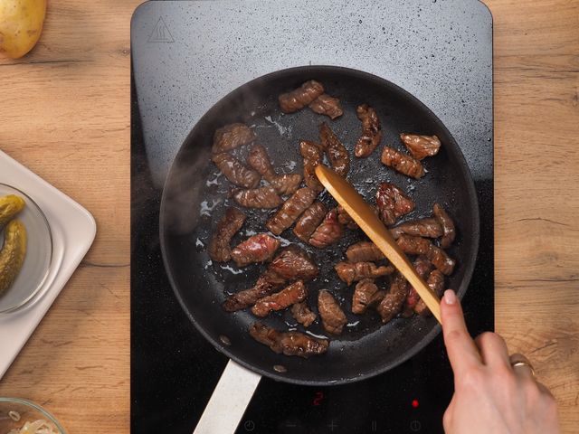 Обед из говядины на сковороде - рецепты с фото