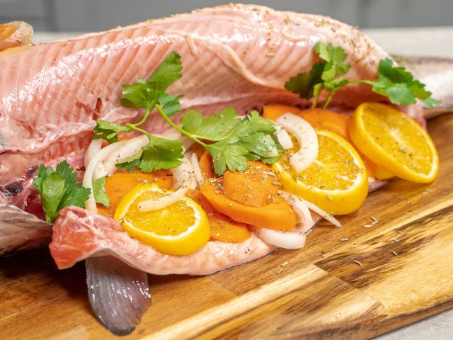 Запеченный лосось в гранатовом соусе в духовке рецепт с фото пошагово