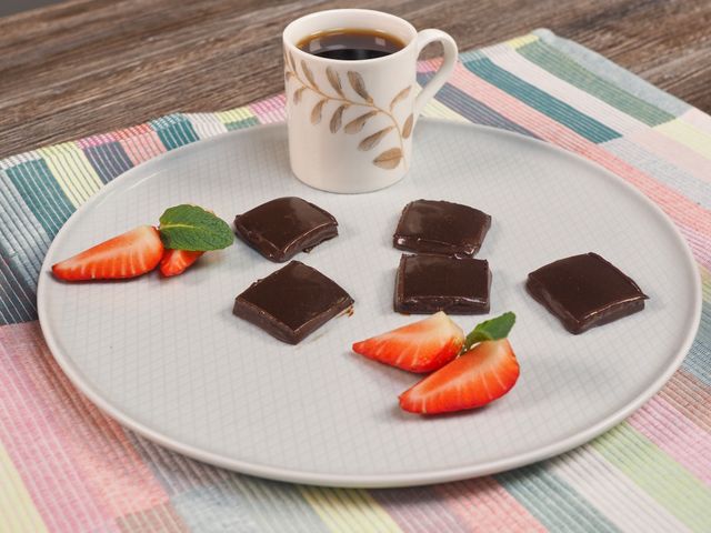 как сделать шоколад в домашних условиях из какао молока масла и сахара | Дзен