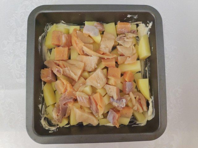 Лосось с картошкой в духовке за 80 минут ❤️ | Рецепт от ВкусноСайт