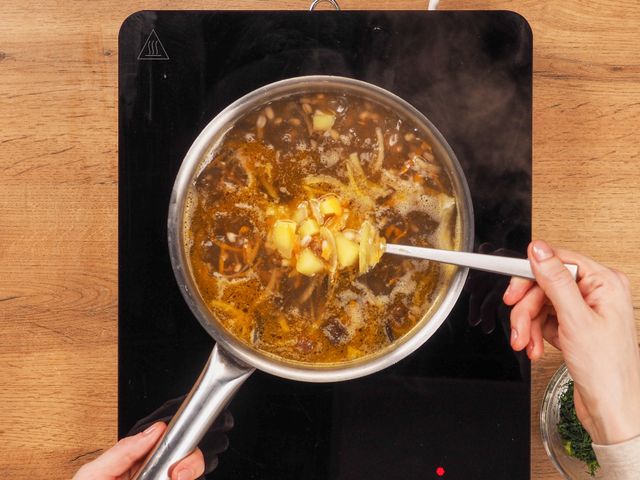 Суп с сушеными грибами и курицей — рецепт с фото пошагово