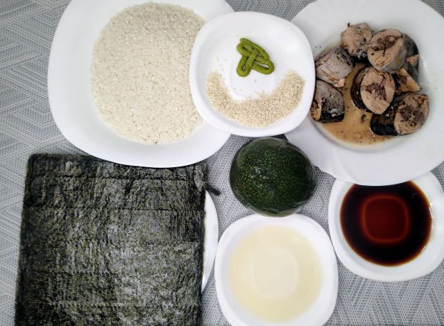 Рецепты приготовления суши-башни с тунцом и авокадо – лучшие идеи