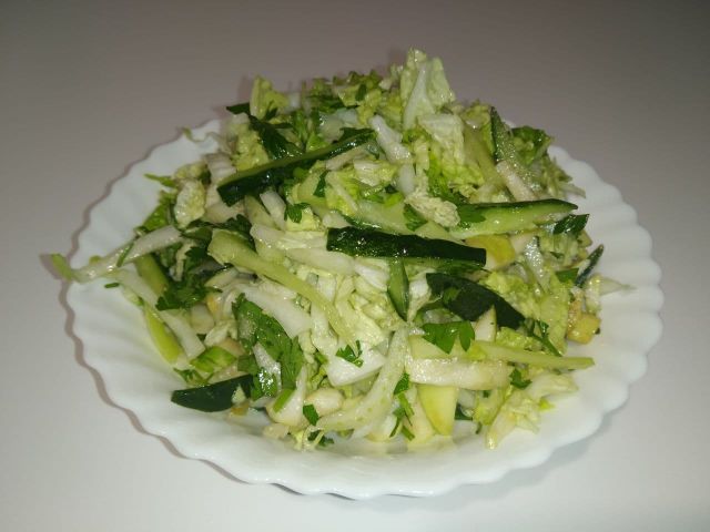 Свежий салат с нестандартной цитрусовой заправкой
