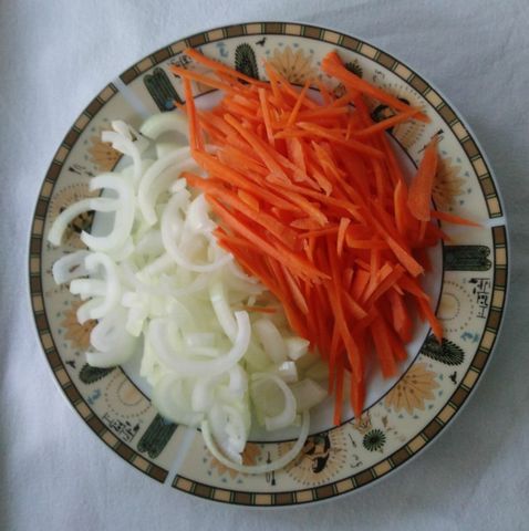 Салат из моркови с мясом