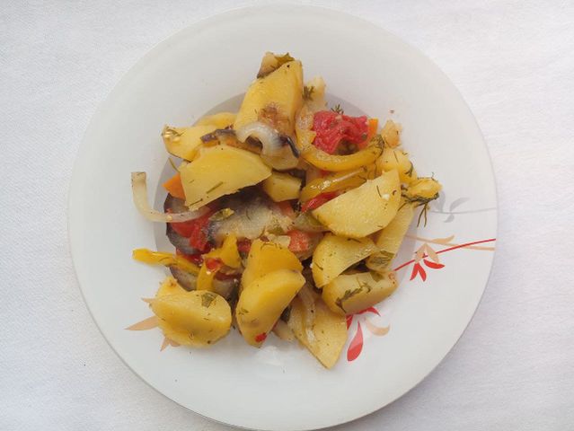 Картофель, запеченный в фольге с овощами – кулинарный рецепт