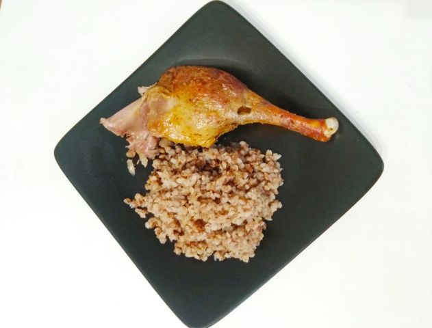 Утка, фаршированная гречкой, черносливом и куриной печенью, запеченная в рукаве - пластиковыеокнавтольятти.рф