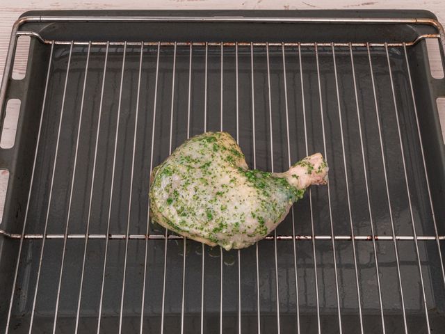 Как разморозить курицу, безопасно, просто и эффективно
