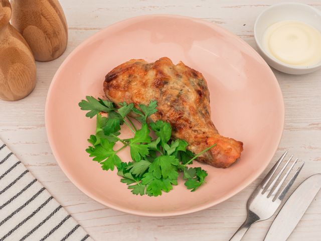 Курица в кефире, запеченная в духовке: рецепт с фото пошагово