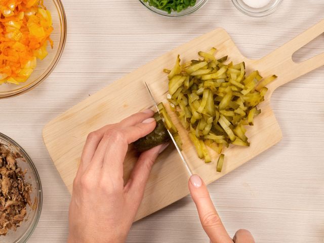 Рецепт салата со шпротами