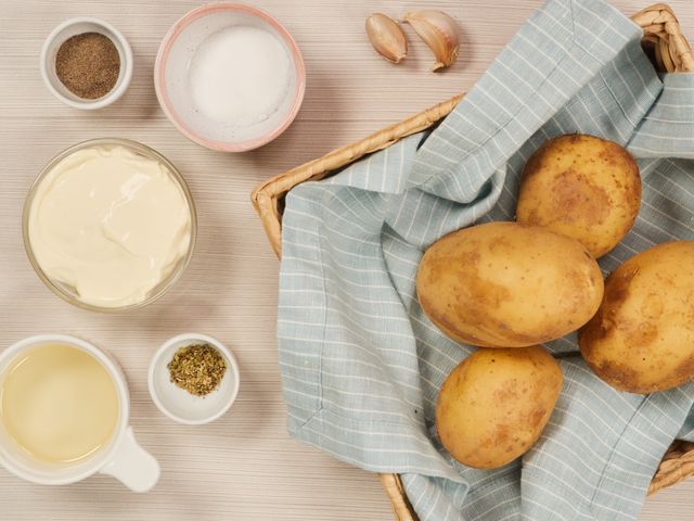 Зачем закатывать на зиму картошку? Нашли 2 причины и столько же рецептов - дома-плодородный.рф