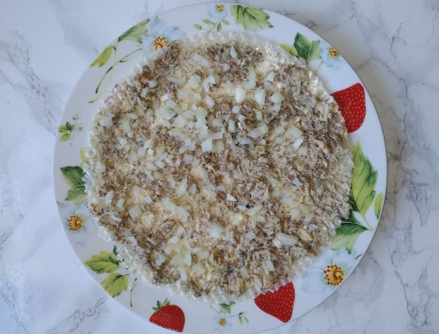 Праздничная закуска из вафельных коржей, сардин, яиц и риса рецепт с фото пошагово