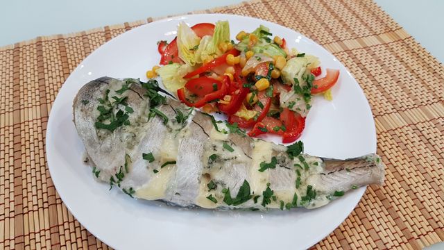 Рыба с картошкой под сыром в духовке - рецепт с фото