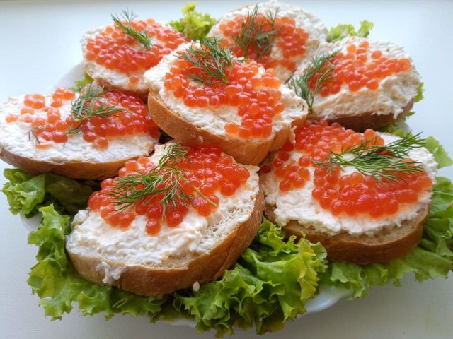 Маленькие бутерброды с икрой - пошаговый рецепт с фото на вороковский.рф