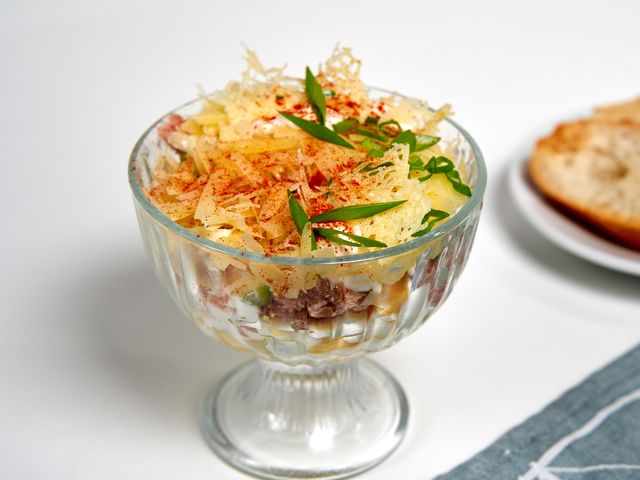 Салат с рисом и рыбными консервами – рецепты