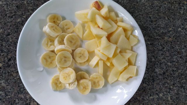 Шарлотка с бананами в духовке