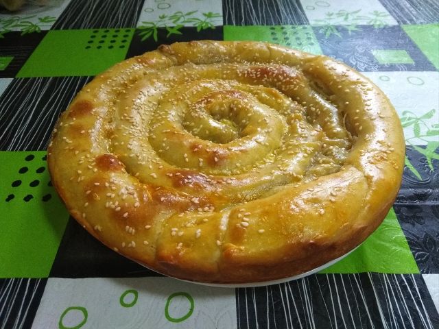 Блинный пирог-улитка с жульеном, пошаговый рецепт на ккал, фото, ингредиенты - Марина