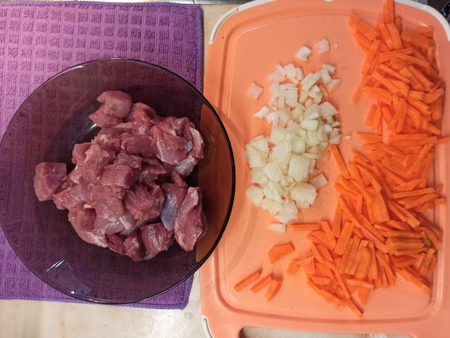 Как приготовить Салат с говядиной, картофелем и морковью рецепт пошагово