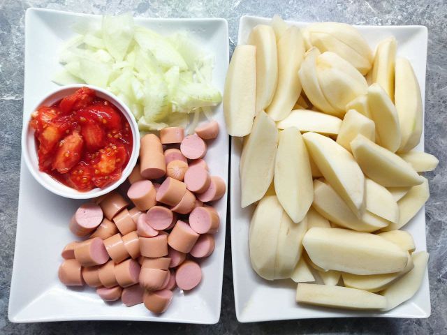 Картофель с сосисками в духовке - пошаговый рецепт с фото на горыныч45.рф
