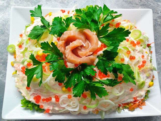 Королевский салат с семгой и креветками – пошаговый рецепт приготовления с фото