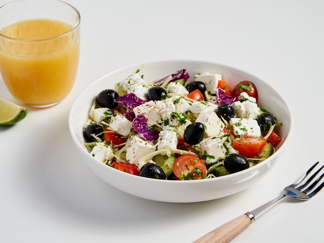 Классика и ничего лишнего — как приготовить греческий салат