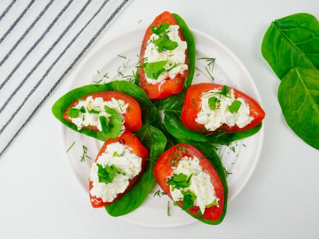 Ингредиенты для «Зеленые помидоры, фаршированные хреном и чесноком»: